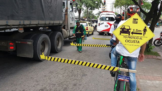 metro y medio separacion ciclista