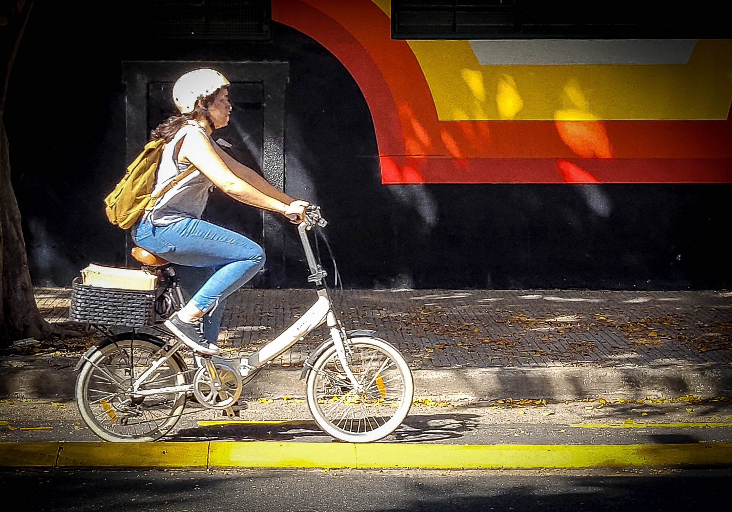 ciclista por ciclovía