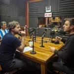 Adrián, Leo Spinetto y Emma Ferrario en el estudio de Radio Colmena en bicivilizados radio 421